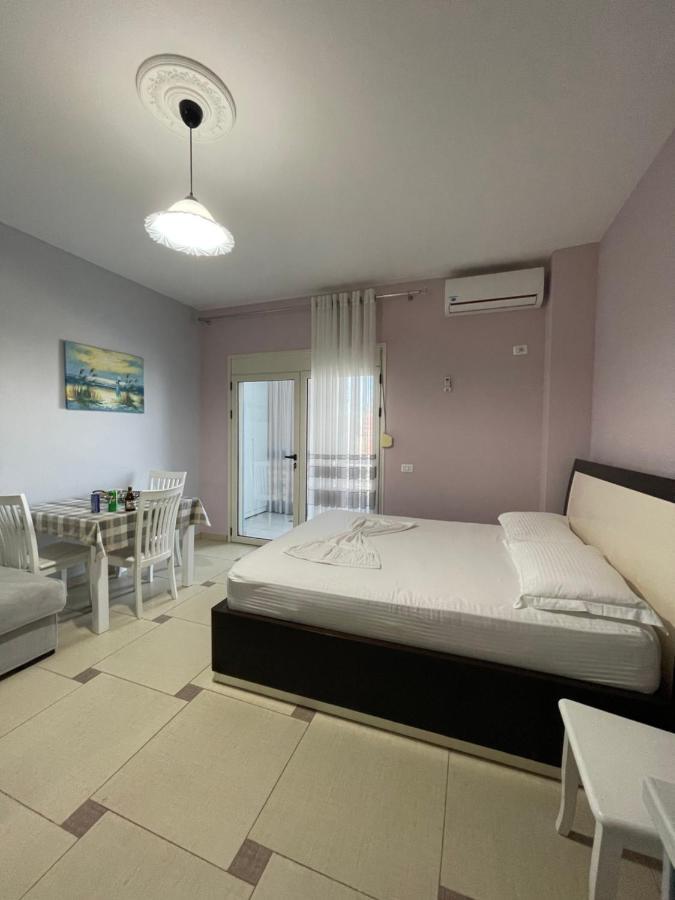 Amaris Apartments Durrës Esterno foto